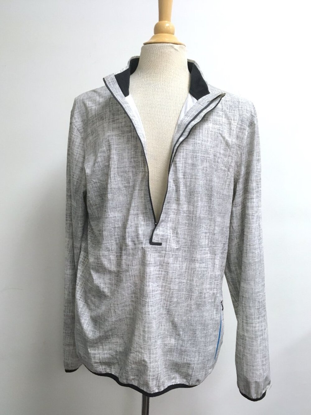 LULULEMON gray tweed windbreaker shirt zip top L